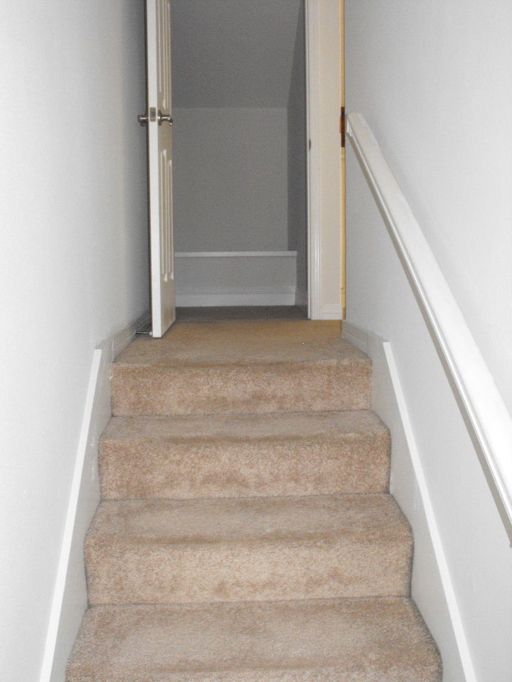 stairs to loft 